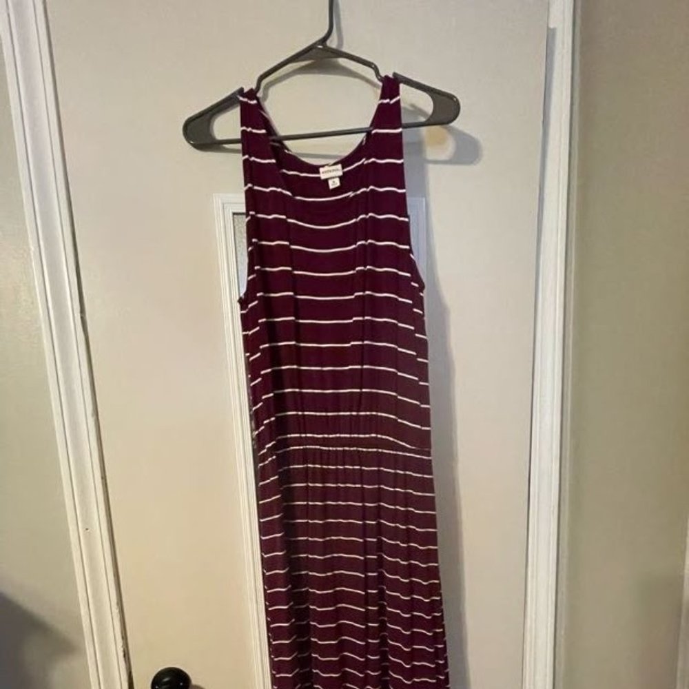 Marron and thin white striped maxi, size M